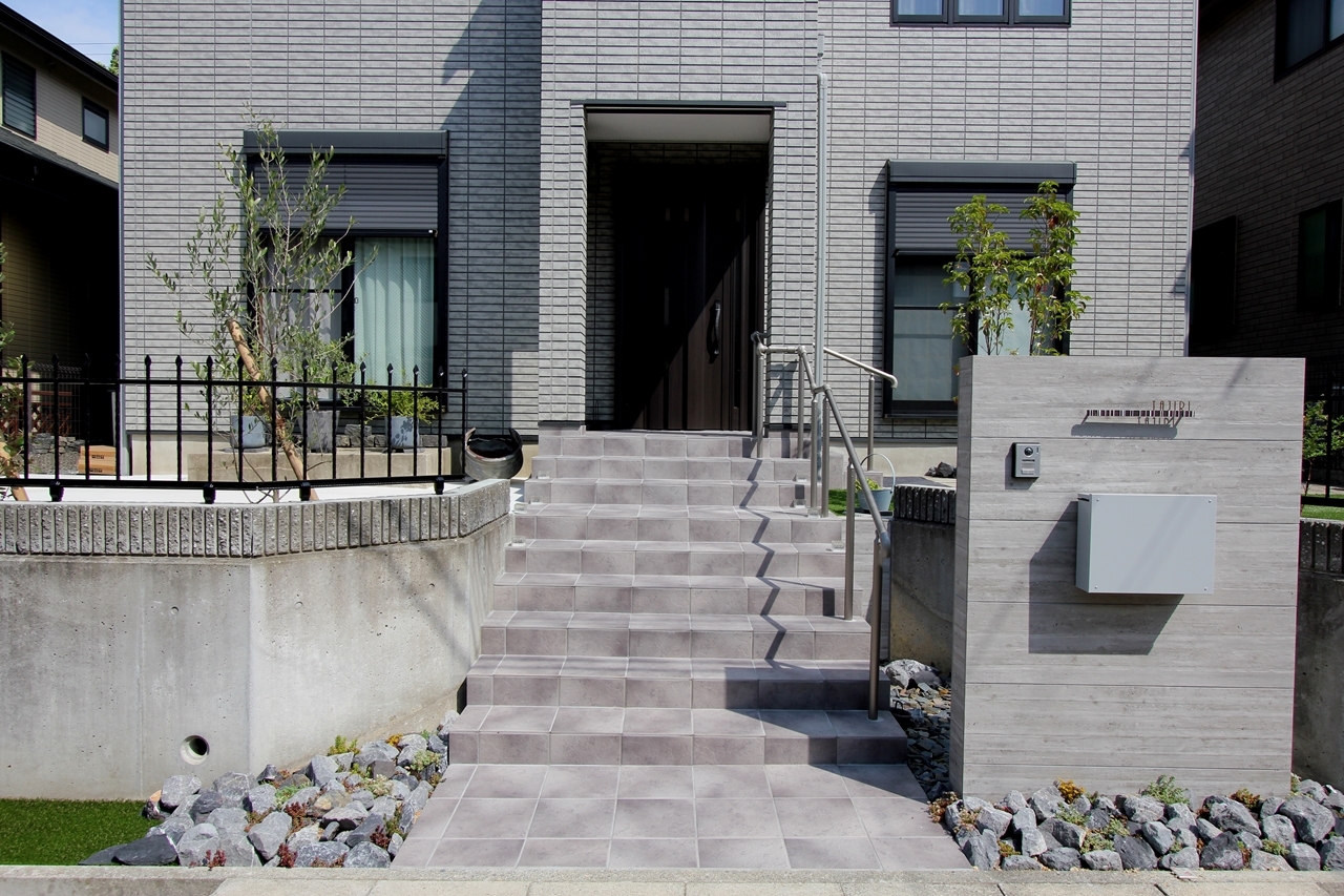 玄関ポーチの施工例